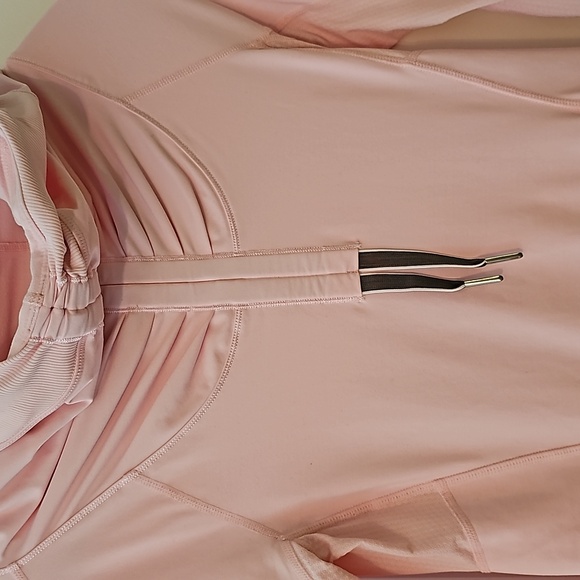 311. Lululemon Stay on Course Pullover - Picture 2 of 11